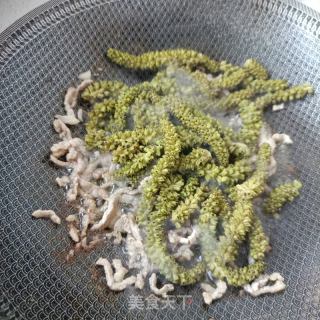 肉丝炒核桃花的做法步骤：14