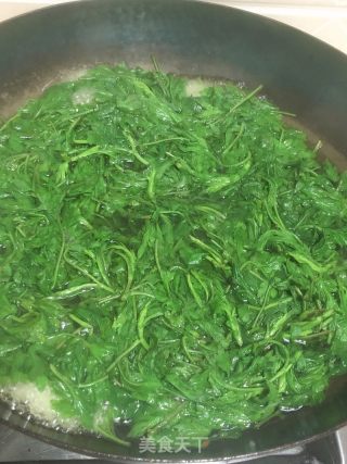 艾草肉松青团的做法步骤：1