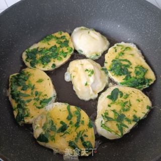 苜蓿草煎馒头片的做法步骤：11