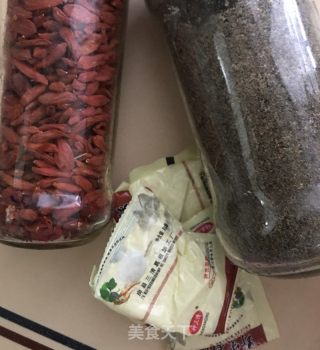 芝麻枸杞葛根粉的做法步骤：1