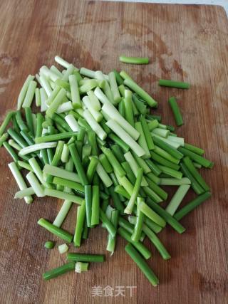 蒜苔炒肉丝的做法步骤：1