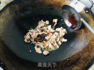 蘑菇蒜苔炒肉片的做法步骤：7