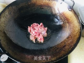 蘑菇蒜苔炒肉片的做法步骤：4
