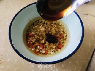 蒜蓉辣酱拌手撕鸡脯肉的做法步骤：3