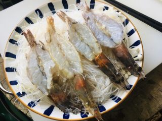 蒜蓉粉丝金针菇蒸开背虾的做法步骤：7