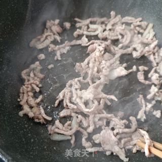 肉丝炒养心菜的做法步骤：5