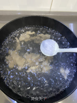 这个版本的紫菜蛋花汤你喝过没？的做法步骤：3