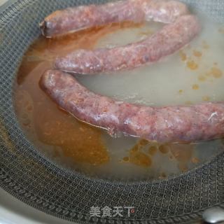 麻辣肠炒菠菜杆的做法步骤：3