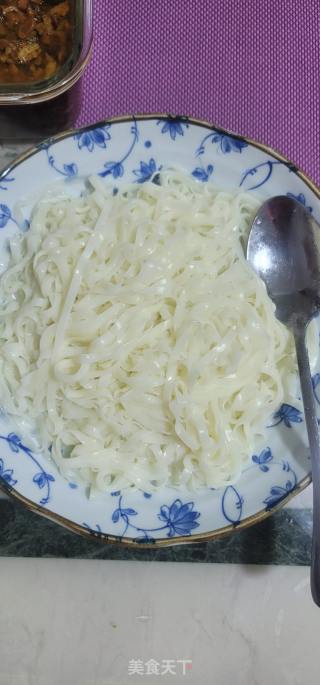 肉酱拌面的做法步骤：4