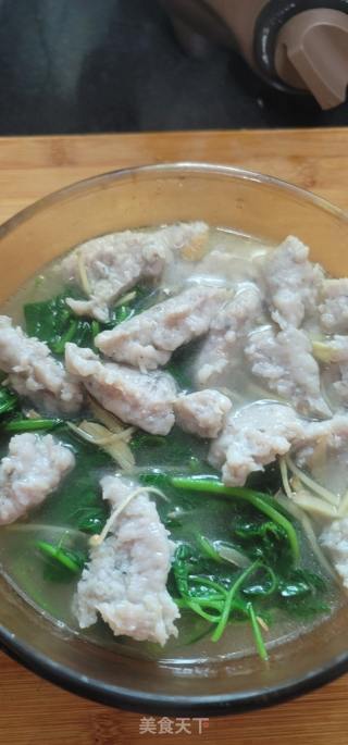 鲮鱼球煮白花菜的做法步骤：6