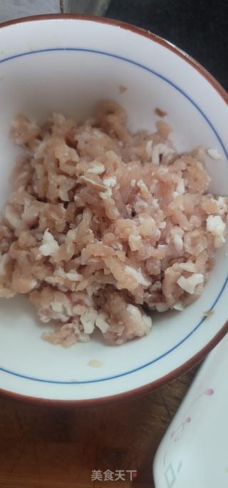 黄豆酱烧香菇肉酱的做法步骤：1