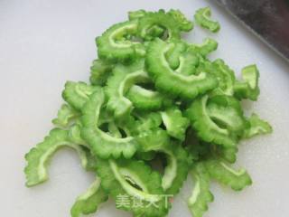 咸菜莴笋炒苦瓜的做法步骤：4