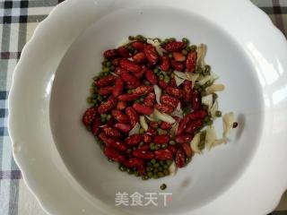 芸豆百合绿豆粥的做法步骤：1