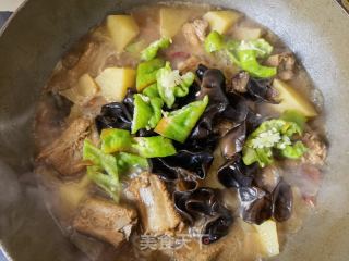 土豆炖排骨的做法步骤：17