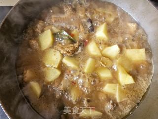土豆炖排骨的做法步骤：15