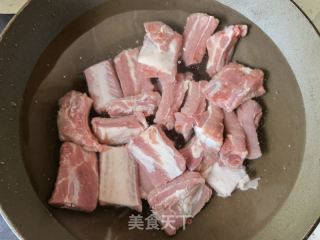 土豆炖排骨的做法步骤：2