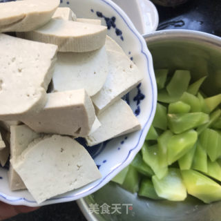 麻辣黑鱼炖豆腐的做法步骤：5