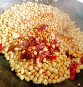 酱香黄豆的做法步骤：4
