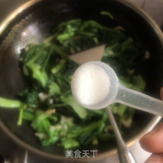 肘子肉熬小白菜的做法步骤：9