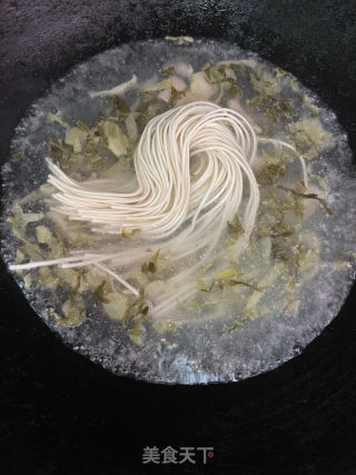 酸菜汤面的做法步骤：10