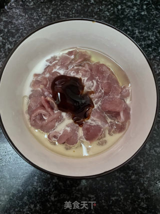 酸菜汤面的做法步骤：2