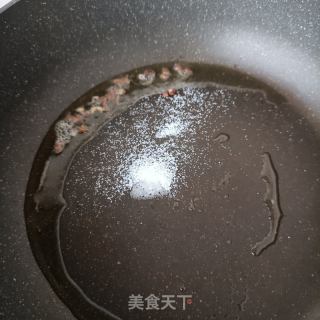 莴笋炒海肠的做法步骤：7
