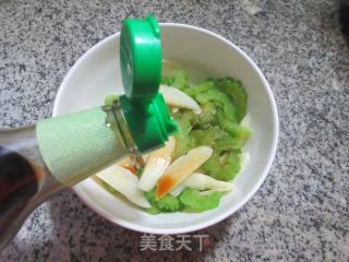 苦瓜拌茭白的做法步骤：6
