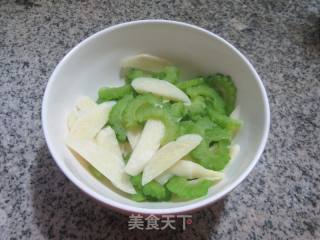 苦瓜拌茭白的做法步骤：5