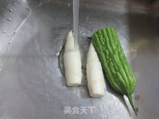 苦瓜拌茭白的做法步骤：2