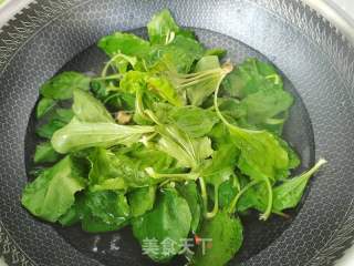 车前草炒鸡蛋的做法步骤：2
