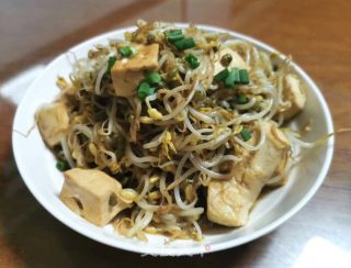 绿豆芽炒豆腐的做法步骤：7