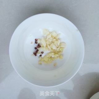 蒜薹烧豆腐的做法步骤：4