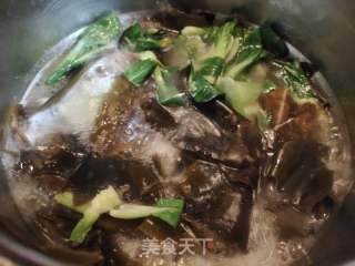 排骨青菜海带汤的做法步骤：6