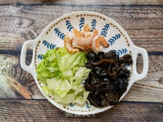 生菜木耳拌虾仁的做法步骤：5