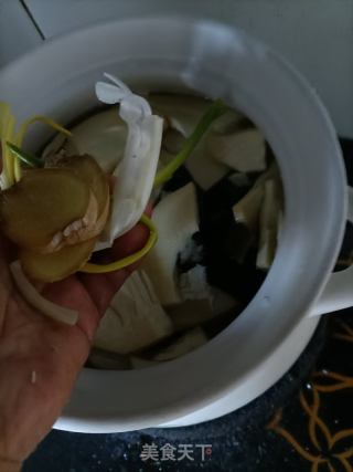 腌笃鲜的做法步骤：8