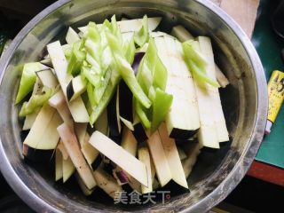 家常蒜香茄子的做法步骤：1