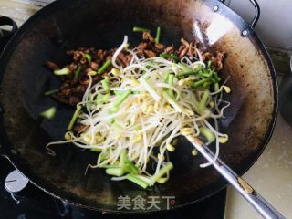 黄豆芽炒肉丝的做法步骤：5