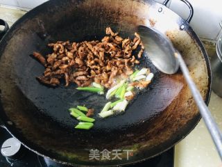黄豆芽炒肉丝的做法步骤：4