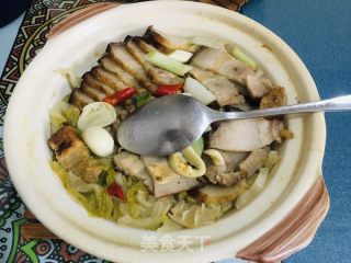 砂锅酸菜炖烧肉的做法步骤：7