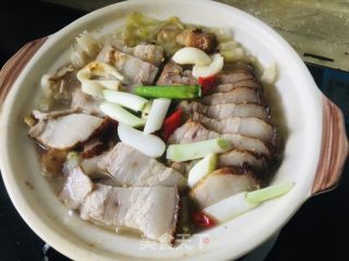 砂锅酸菜炖烧肉的做法步骤：6