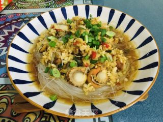 金针菇粉丝蒜蓉蒸扇贝的做法步骤：12