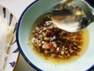 金针菇粉丝蒜蓉蒸扇贝的做法步骤：5