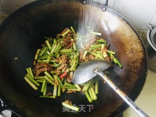 蒜苔生炒肉丝的做法步骤：9