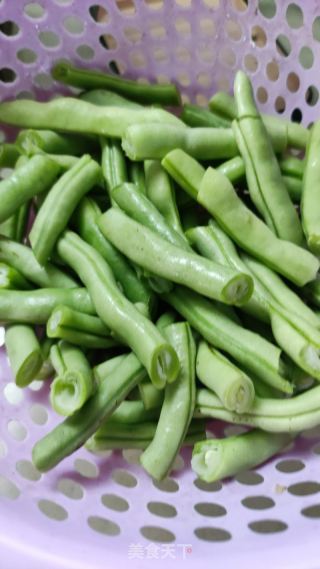 干煸四季豆的做法步骤：1