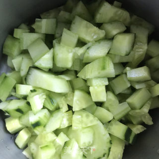 香蕉黄瓜椰子水的做法步骤：4