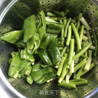 家常大盘鸡的做法步骤：2