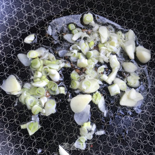 油鸡枞炒莴笋的做法步骤：5
