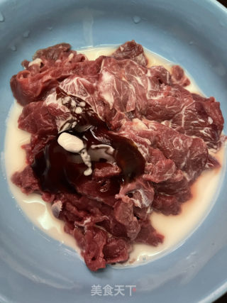 番茄土豆牛肉煲的做法步骤：2