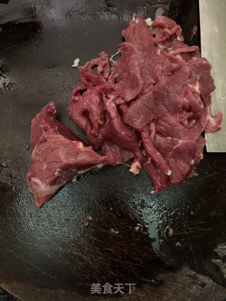 番茄土豆牛肉煲的做法步骤：1