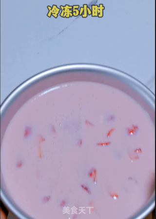 免烤箱/零失败的草莓酸奶慕斯的做法步骤：5
